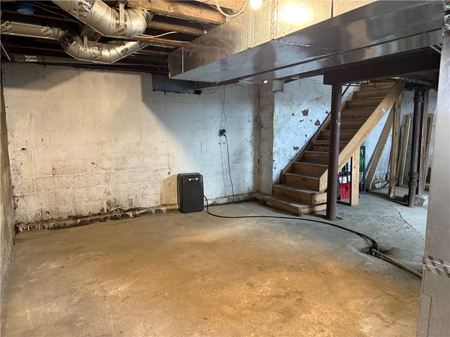 216 Center St, Slippery Rock Boro, PA 16057