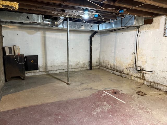 216 Center St, Slippery Rock Boro, PA 16057
