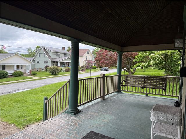 216 Center St, Slippery Rock Boro, PA 16057