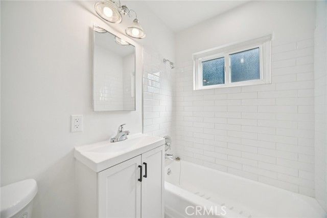 7745 Laurel Canyon Boulevard 1, North Hollywood (los Angeles), CA 91605