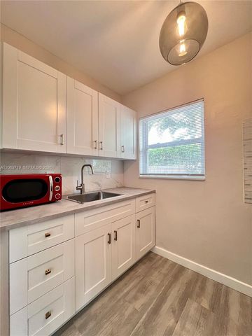 150 NE 59th Street, Miami, FL 33137