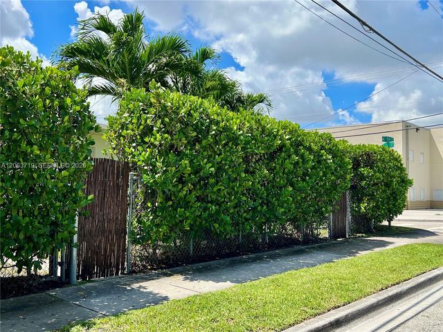 150 NE 59th Street, Miami, FL 33137