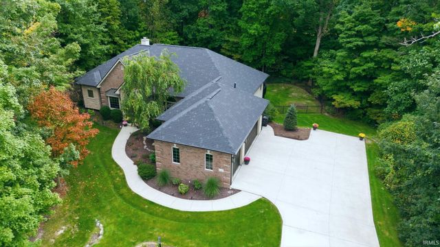 6327 Chase Creek Run, Fort Wayne, IN 46804