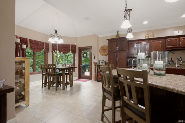 6327 Chase Creek Run, Fort Wayne, IN 46804