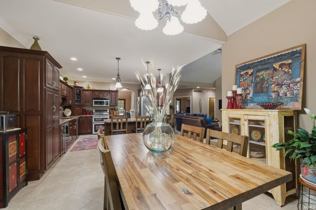6327 Chase Creek Run, Fort Wayne, IN 46804
