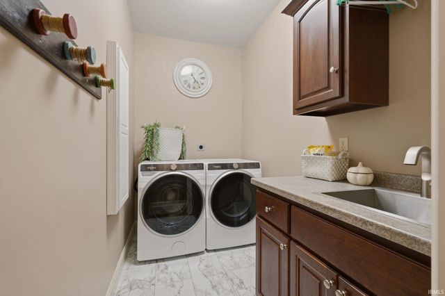 6327 Chase Creek Run, Fort Wayne, IN 46804