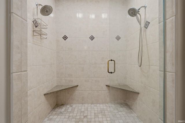 6327 Chase Creek Run, Fort Wayne, IN 46804