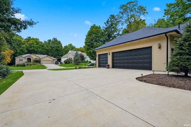 6327 Chase Creek Run, Fort Wayne, IN 46804