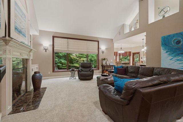 6327 Chase Creek Run, Fort Wayne, IN 46804