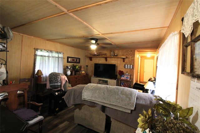 921 Crown Drive, Tool, TX 75143