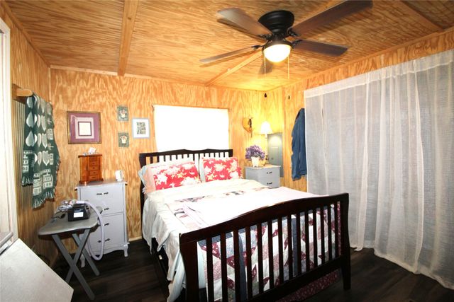 921 Crown Drive, Tool, TX 75143