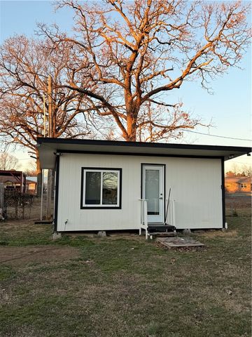 252 S Eastern Avenue, Gentry, AR 72734