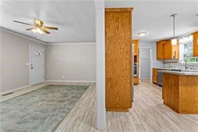 252 S Eastern Avenue, Gentry, AR 72734