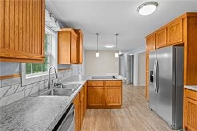 252 S Eastern Avenue, Gentry, AR 72734