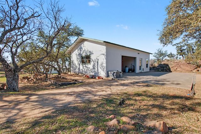 501 Bumpy Ridge DR, Burnet, TX 78611