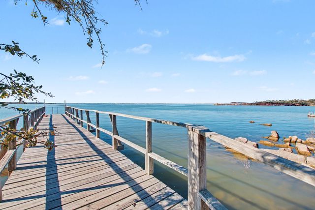 501 Bumpy Ridge DR, Burnet, TX 78611