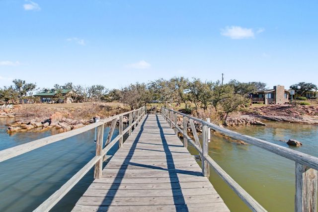 501 Bumpy Ridge DR, Burnet, TX 78611