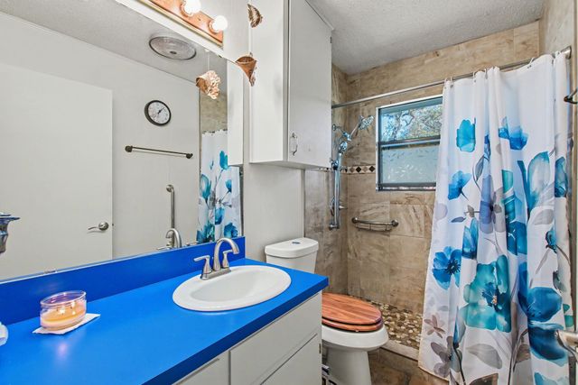 501 Bumpy Ridge DR, Burnet, TX 78611