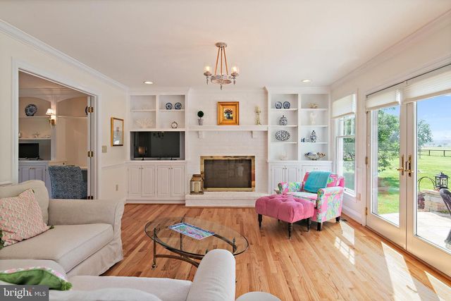 718 WHITEHALL BEACH RD, Annapolis, MD 21409