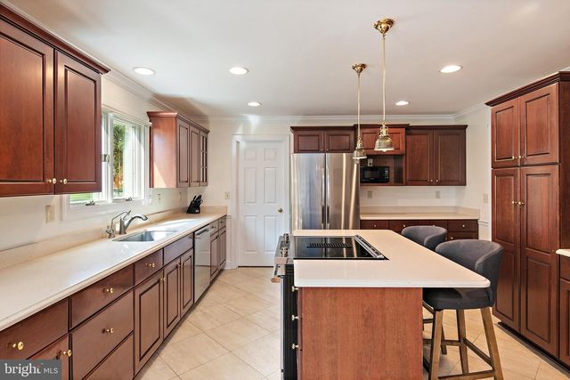 718 WHITEHALL BEACH RD, Annapolis, MD 21409