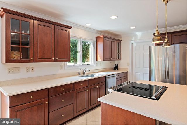718 WHITEHALL BEACH RD, Annapolis, MD 21409
