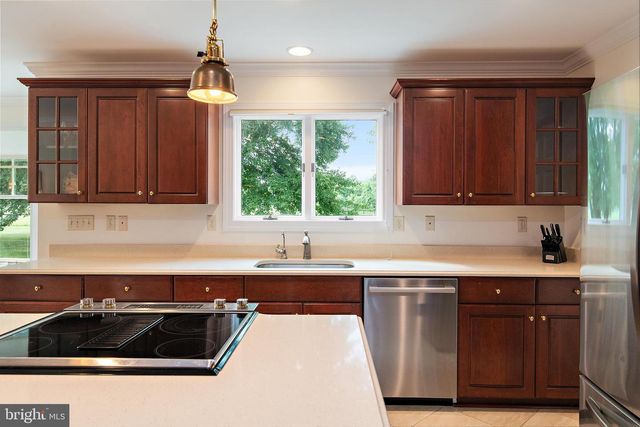 718 WHITEHALL BEACH RD, Annapolis, MD 21409