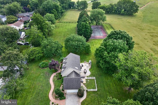 718 WHITEHALL BEACH RD, Annapolis, MD 21409