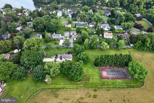 718 WHITEHALL BEACH RD, Annapolis, MD 21409