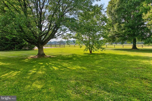 718 WHITEHALL BEACH RD, Annapolis, MD 21409
