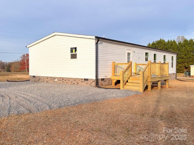 436 Taylorsville Mfg Road, Taylorsville, NC 28681