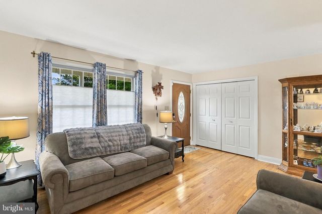 160 DARTMOUTH LN, Falling Waters, WV 25419
