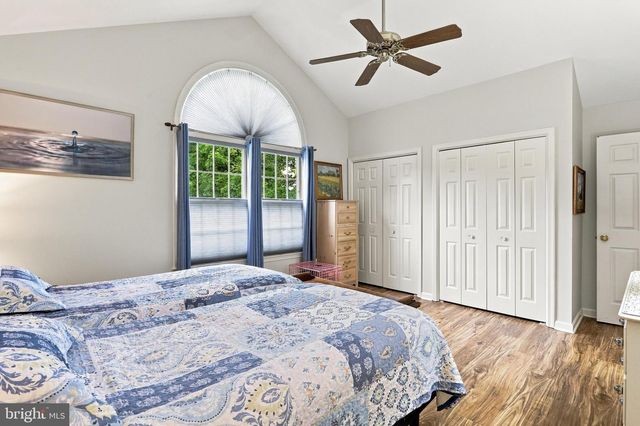 160 DARTMOUTH LN, Falling Waters, WV 25419