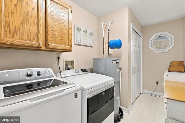 160 DARTMOUTH LN, Falling Waters, WV 25419