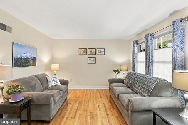 160 DARTMOUTH LN, Falling Waters, WV 25419