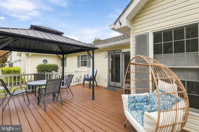 160 DARTMOUTH LN, Falling Waters, WV 25419