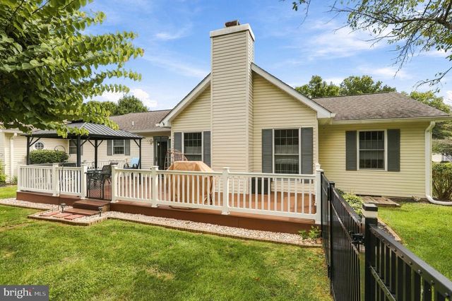 160 DARTMOUTH LN, Falling Waters, WV 25419