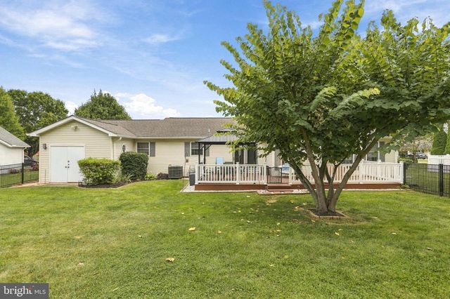 160 DARTMOUTH LN, Falling Waters, WV 25419