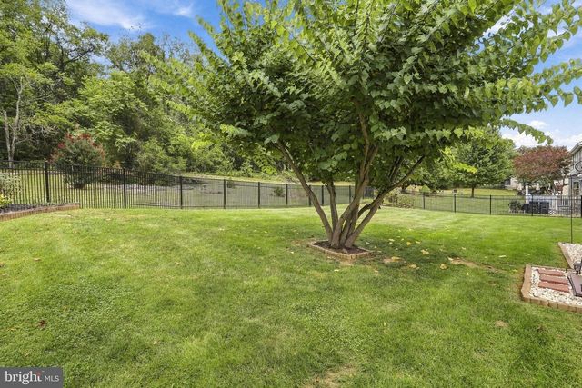160 DARTMOUTH LN, Falling Waters, WV 25419