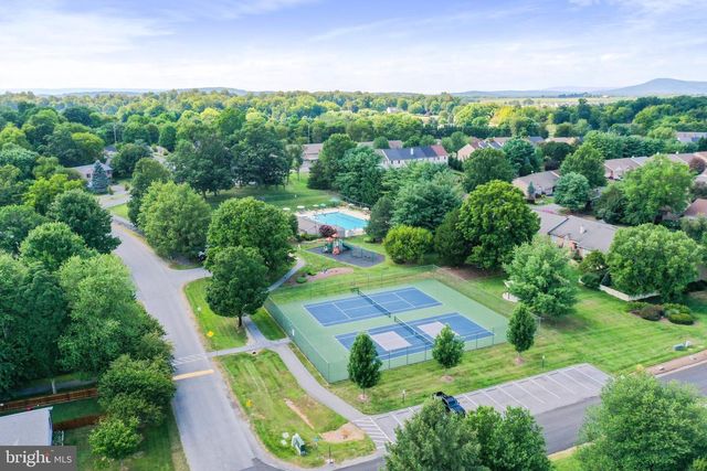 160 DARTMOUTH LN, Falling Waters, WV 25419