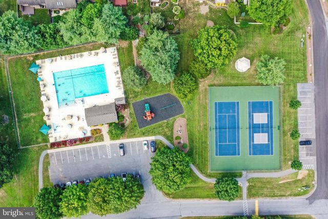 160 DARTMOUTH LN, Falling Waters, WV 25419
