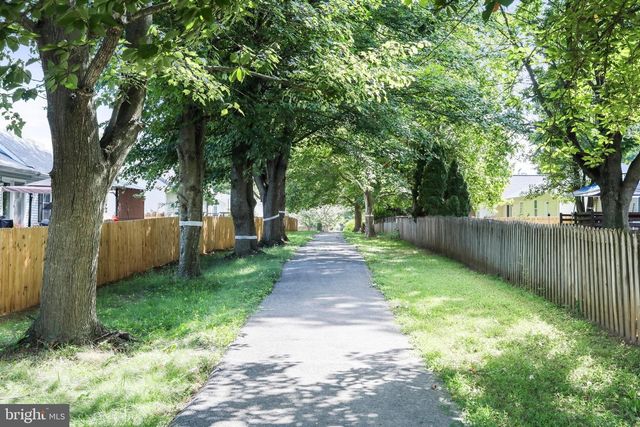 160 DARTMOUTH LN, Falling Waters, WV 25419