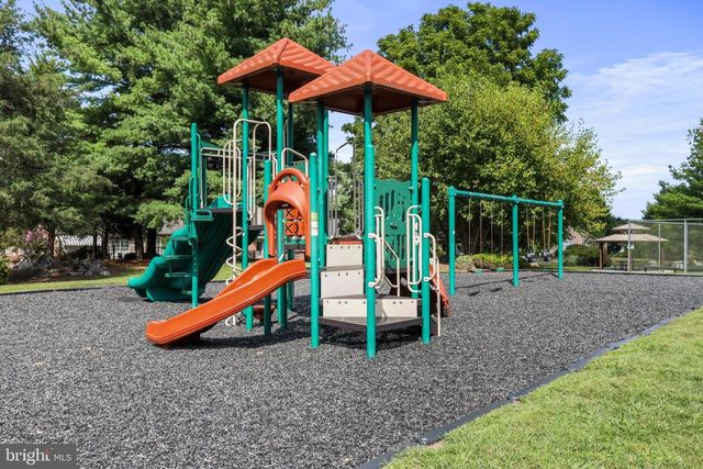 160 DARTMOUTH LN, Falling Waters, WV 25419