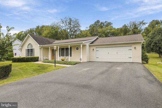 160 DARTMOUTH LN, Falling Waters, WV 25419
