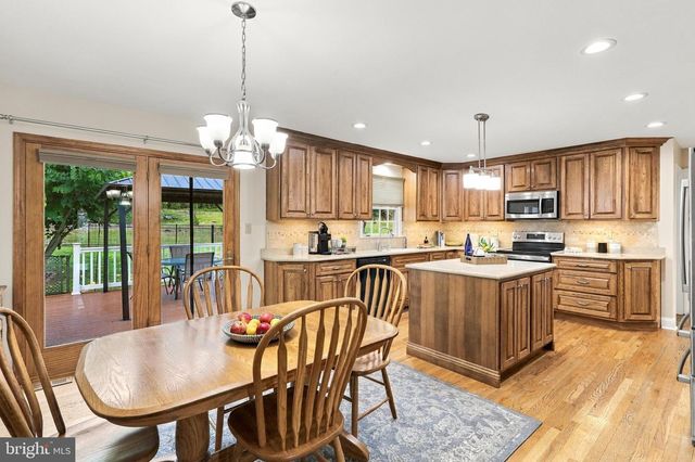 160 DARTMOUTH LN, Falling Waters, WV 25419