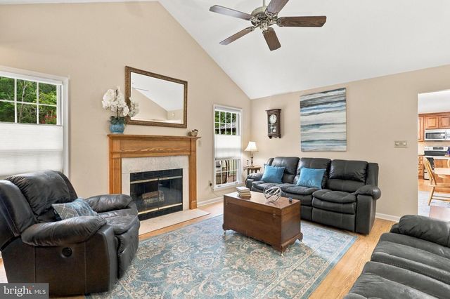 160 DARTMOUTH LN, Falling Waters, WV 25419