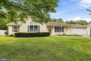 160 DARTMOUTH LN, Falling Waters, WV 25419