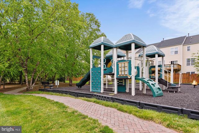 45482 PINE TRAIL TER, Sterling, VA 20164