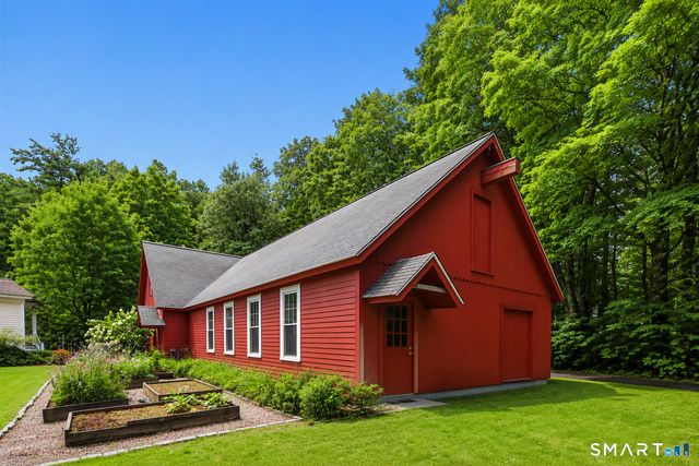 116 West Avon Road, Farmington, CT 06085