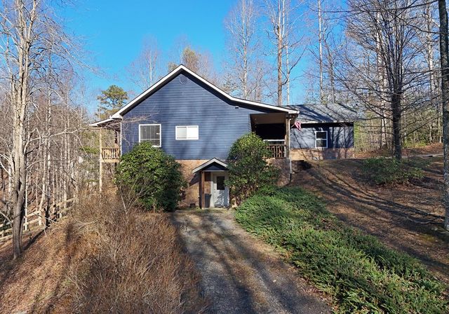 154 Hollyanne Pond, Hayesville, NC 28904