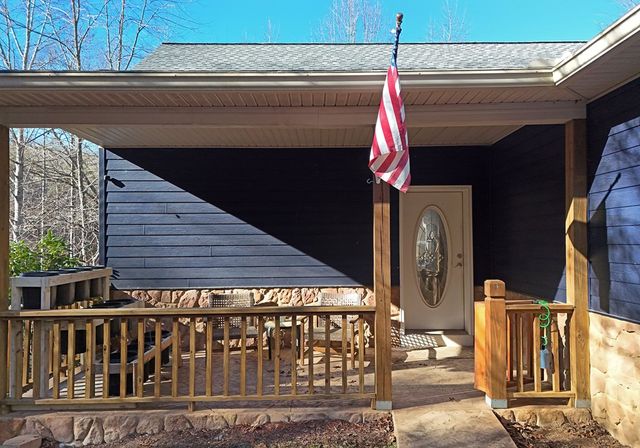 154 Hollyanne Pond, Hayesville, NC 28904